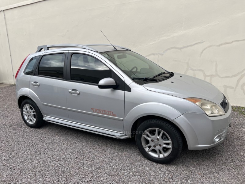 FIESTA 1.6 MPI TRAIL HATCH 8V FLEX 4P MANUAL - 2008 - CAXIAS DO SUL