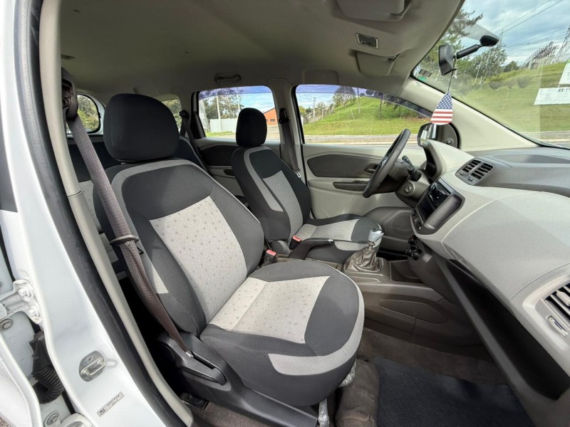 SPIN 1.8 LT 8V FLEX 4P MANUAL - 2014 - FARROUPILHA