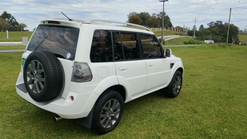 PAJERO TR4 2.0 4X2 16V 140CV FLEX 4P MANUAL - 2013 - FARROUPILHA