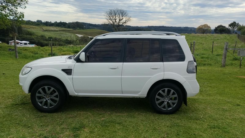 PAJERO TR4 2.0 4X2 16V 140CV FLEX 4P MANUAL - 2013 - FARROUPILHA
