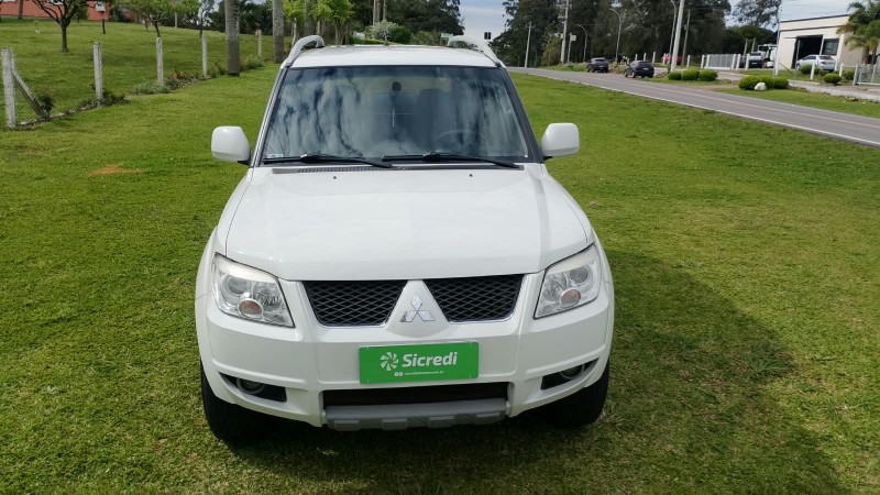 PAJERO TR4 2.0 4X2 16V 140CV FLEX 4P MANUAL - 2013 - FARROUPILHA