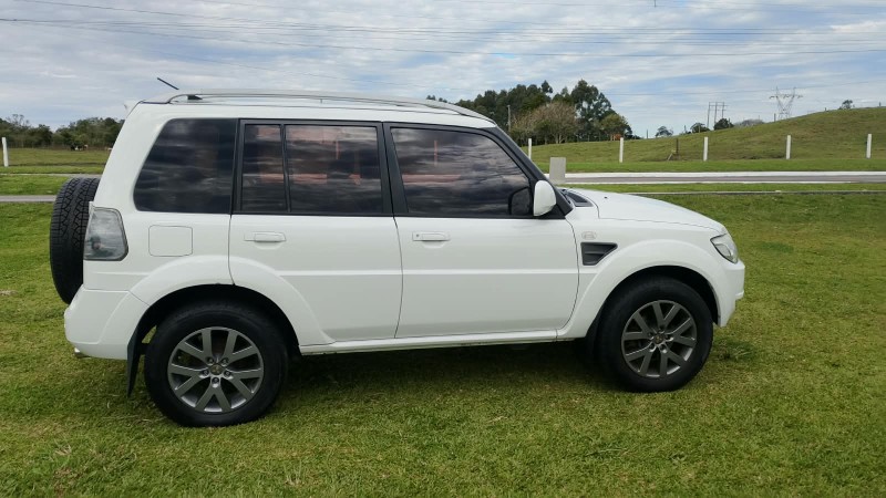 PAJERO TR4 2.0 4X2 16V 140CV FLEX 4P MANUAL - 2013 - FARROUPILHA