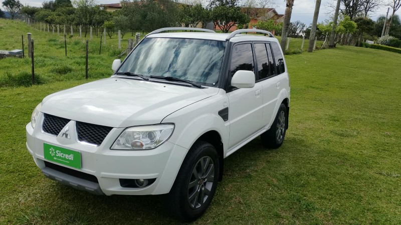 pajero tr4 2.0 4x2 16v 140cv flex 4p manual 2013 farroupilha