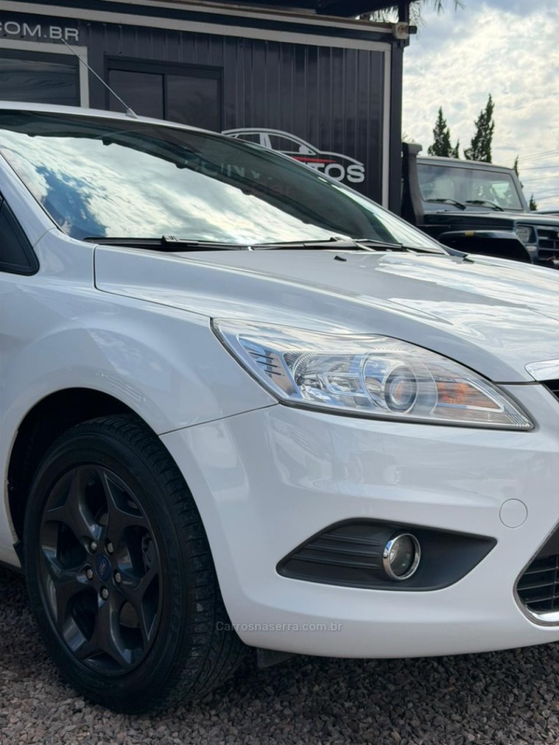 FOCUS 2.0 TITANIUM 16V FLEX 4P AUTOMÁTICO - 2013 - LAJEADO
