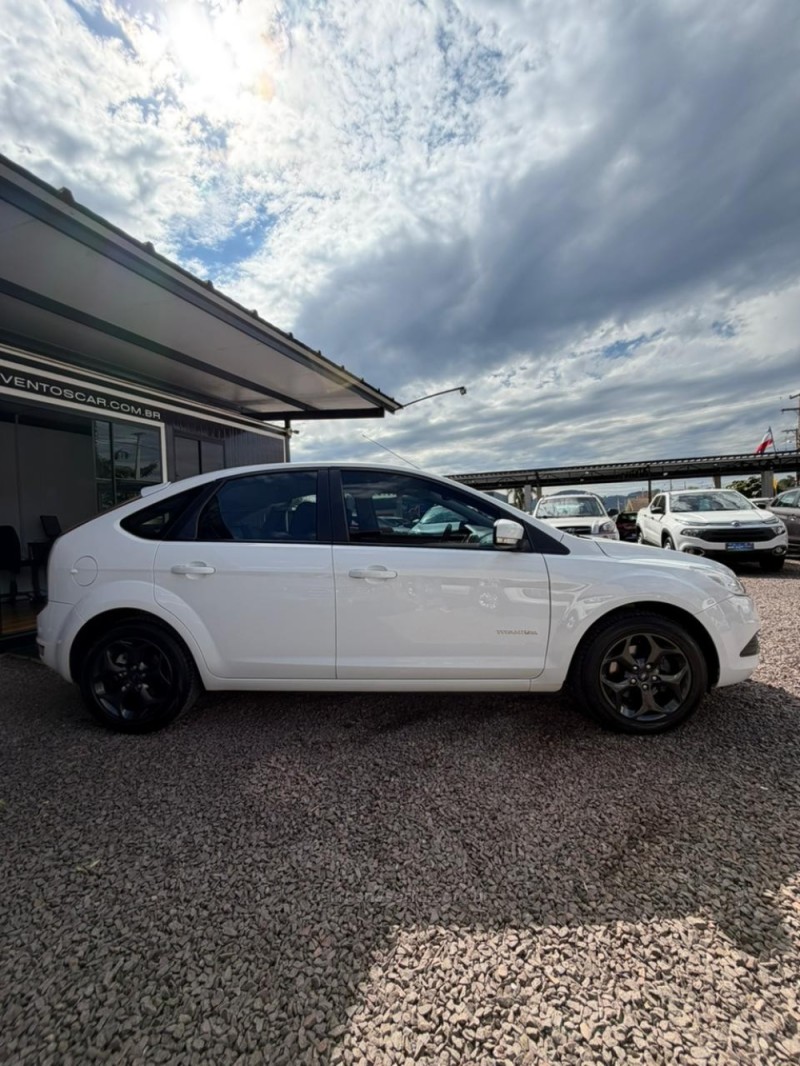 FOCUS 2.0 TITANIUM 16V FLEX 4P AUTOMÁTICO - 2013 - LAJEADO