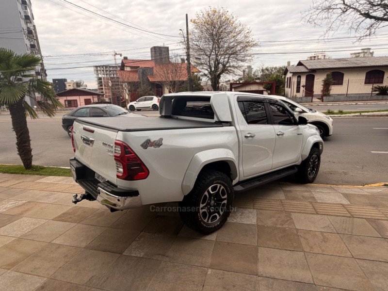 HILUX 2.8 SRX PLUS 4X4 CD TURBO DIESEL 4P AUTOMÁTICO - 2025 - FARROUPILHA