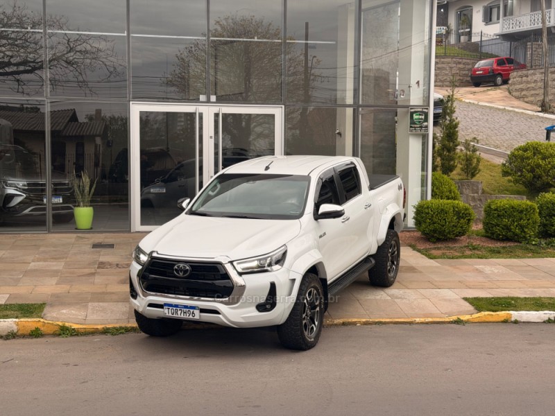 HILUX 2.8 SRX PLUS 4X4 CD TURBO DIESEL 4P AUTOMÁTICO - 2025 - FARROUPILHA