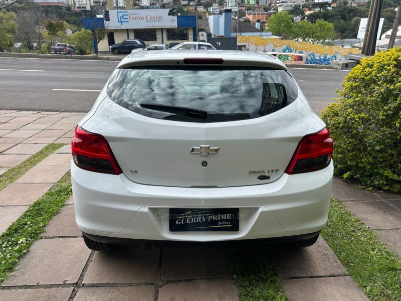 ONIX 1.4 MPFI LTZ 8V FLEX 4P MANUAL - 2013 - CAXIAS DO SUL