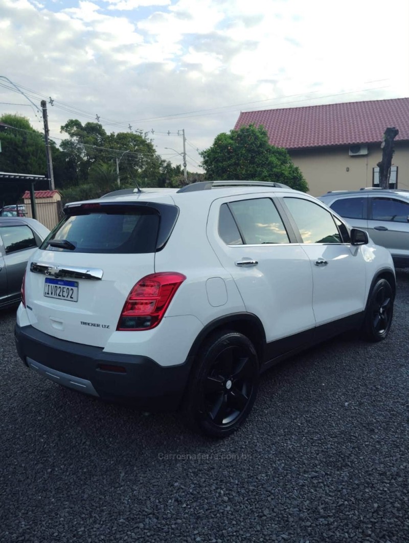 TRACKER 1.8 MPFI LTZ 4X2 16V FLEX 4P AUTOMÁTICO - 2014 - PICADA CAFé