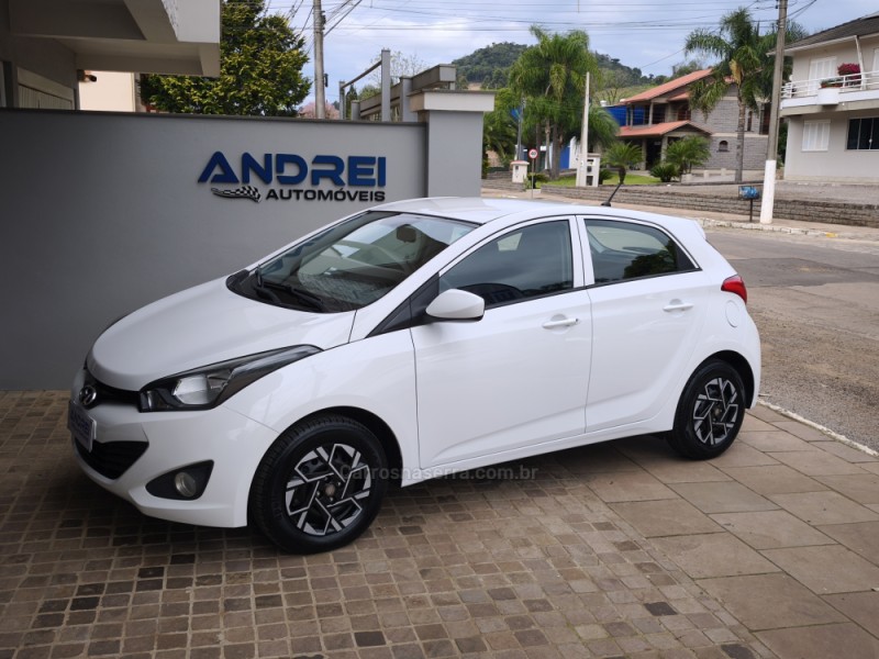HB20 1.6 COMFORT 16V FLEX 4P MANUAL - 2014 - SERAFINA CORRêA
