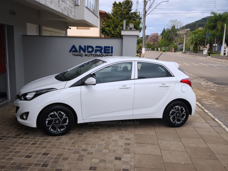HB20 1.6 COMFORT 16V FLEX 4P MANUAL - 2014 - SERAFINA CORRêA