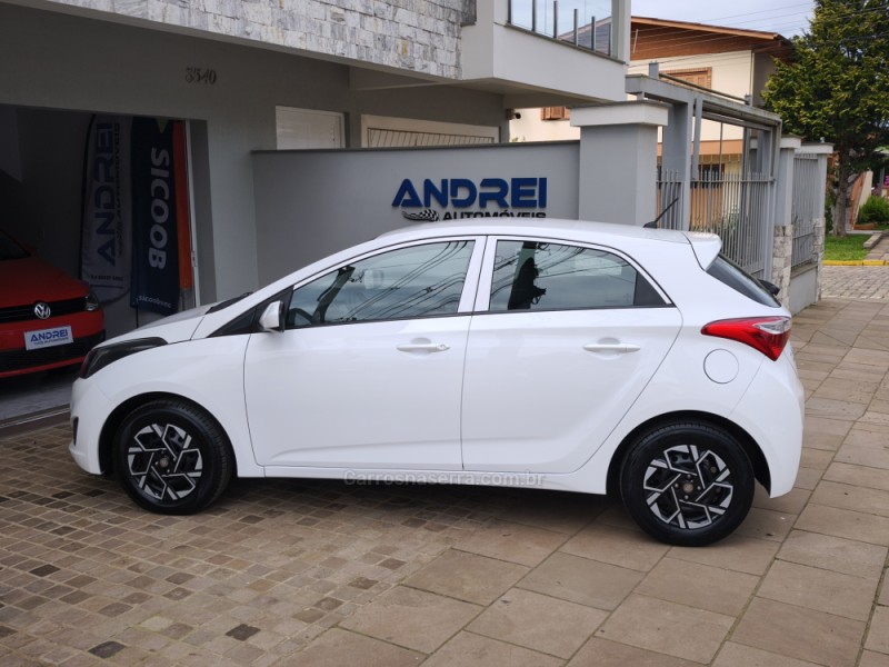 HB20 1.6 COMFORT 16V FLEX 4P MANUAL - 2014 - SERAFINA CORRêA