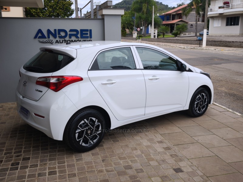 HB20 1.6 COMFORT 16V FLEX 4P MANUAL - 2014 - SERAFINA CORRêA