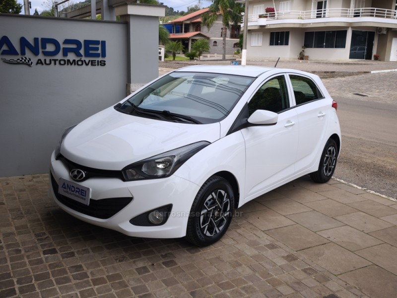 HB20 1.6 COMFORT 16V FLEX 4P MANUAL - 2014 - SERAFINA CORRêA