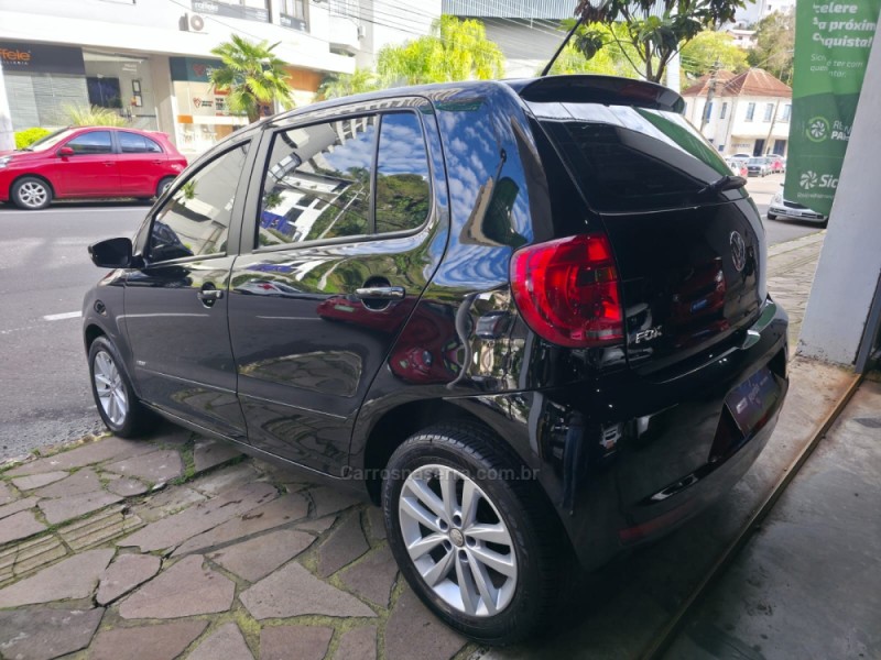 FOX 1.0 MI TRENDLINE 8V FLEX 4P MANUAL - 2014 - BENTO GONçALVES