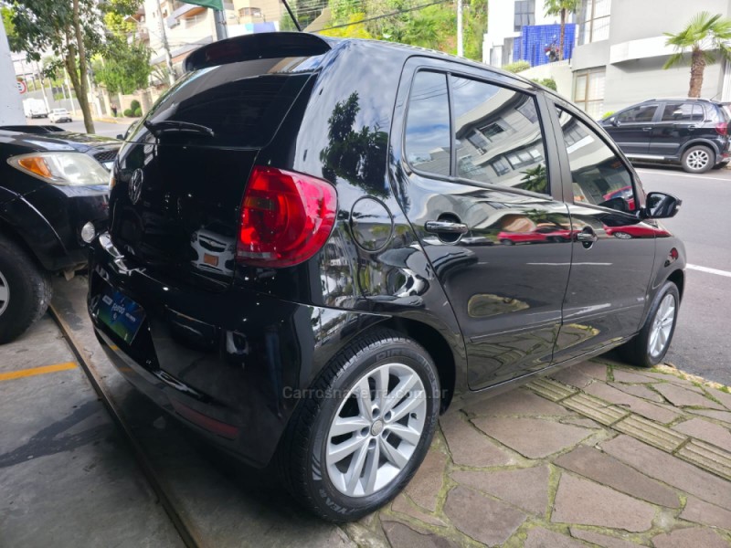FOX 1.0 MI TRENDLINE 8V FLEX 4P MANUAL - 2014 - BENTO GONçALVES