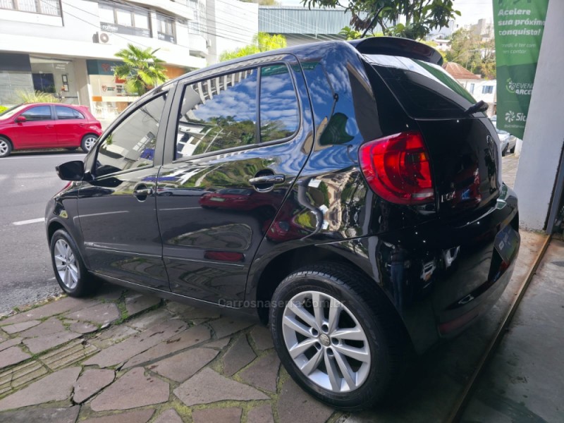 FOX 1.0 MI TRENDLINE 8V FLEX 4P MANUAL - 2014 - BENTO GONçALVES
