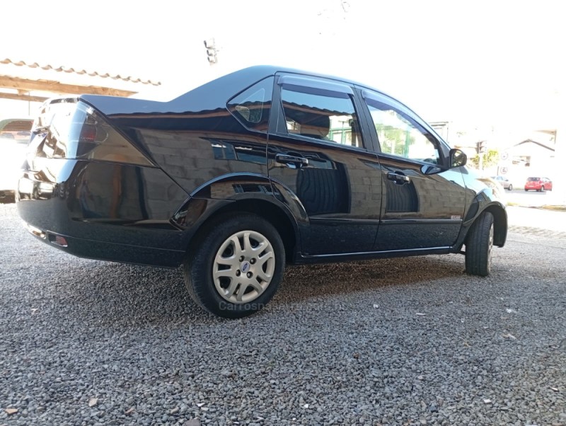FIESTA 1.6 MPI CLASS SEDAN 8V FLEX 4P MANUAL - 2011 - CAXIAS DO SUL
