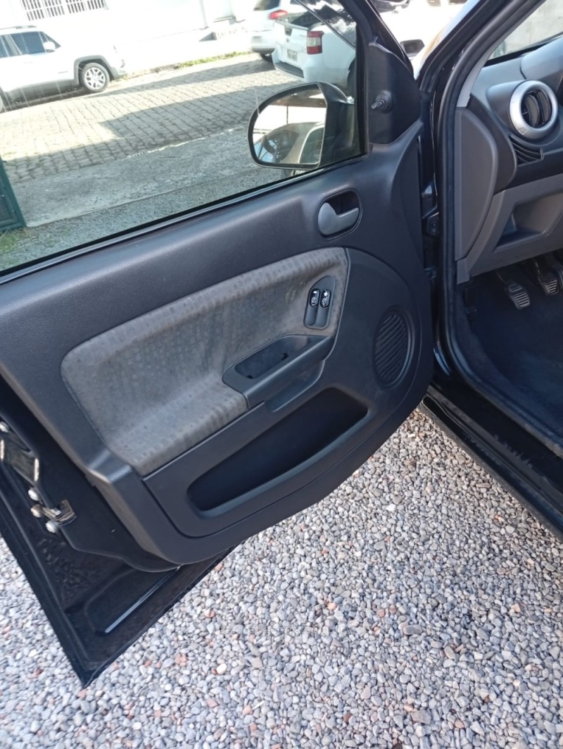 FIESTA 1.6 MPI CLASS SEDAN 8V FLEX 4P MANUAL - 2011 - CAXIAS DO SUL