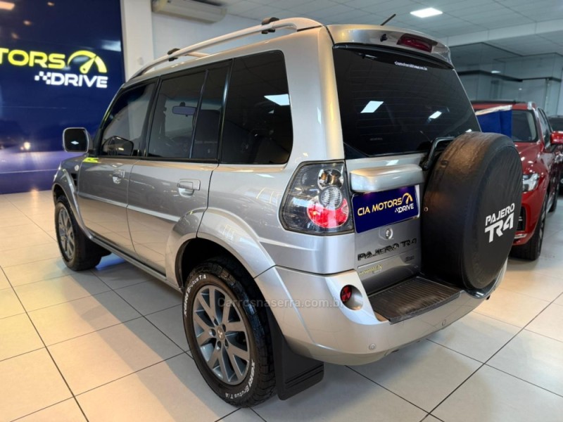 PAJERO TR4 2.0 4X2 16V 140CV FLEX 4P MANUAL - 2014 - SãO LEOPOLDO