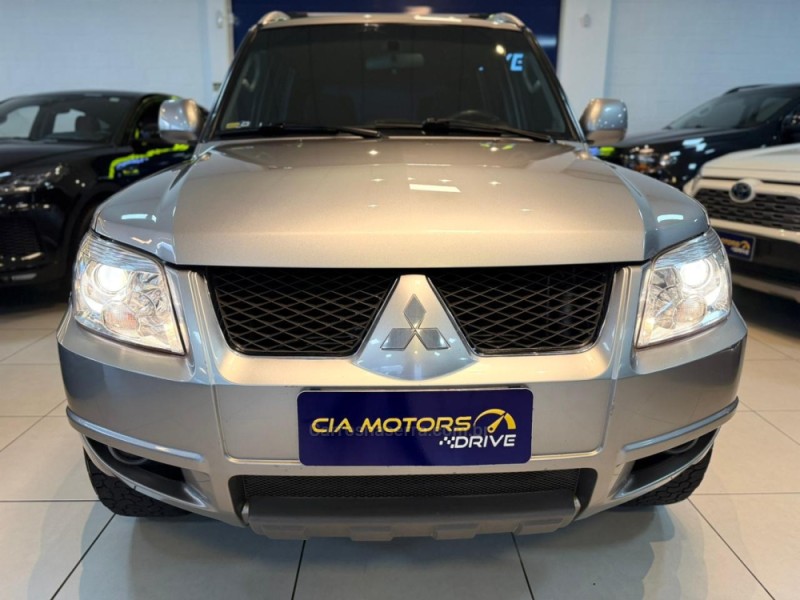 PAJERO TR4 2.0 4X2 16V 140CV FLEX 4P MANUAL - 2014 - SãO LEOPOLDO