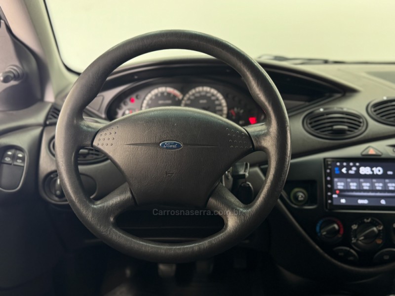 FOCUS 1.6 8V GASOLINA 4P MANUAL - 2008 - CARLOS BARBOSA