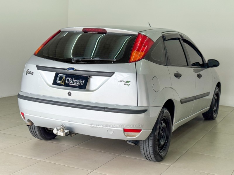 FOCUS 1.6 8V GASOLINA 4P MANUAL - 2008 - CARLOS BARBOSA