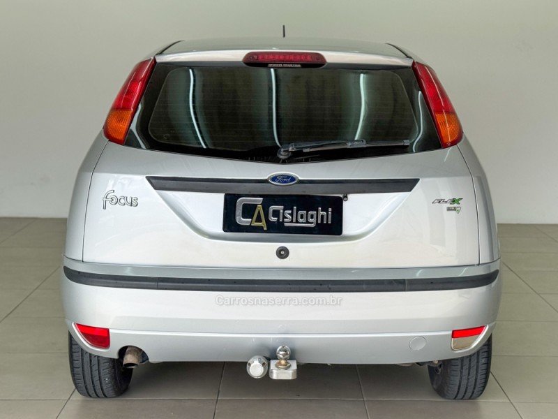 FOCUS 1.6 8V GASOLINA 4P MANUAL - 2008 - CARLOS BARBOSA