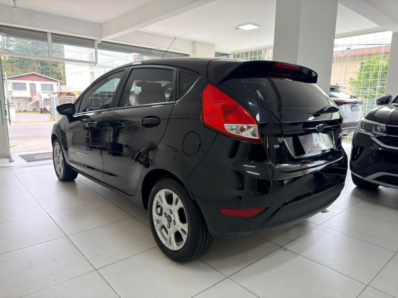 FIESTA 1.6 SEL HATCH 16V FLEX 4P MANUAL - 2017 - CAXIAS DO SUL