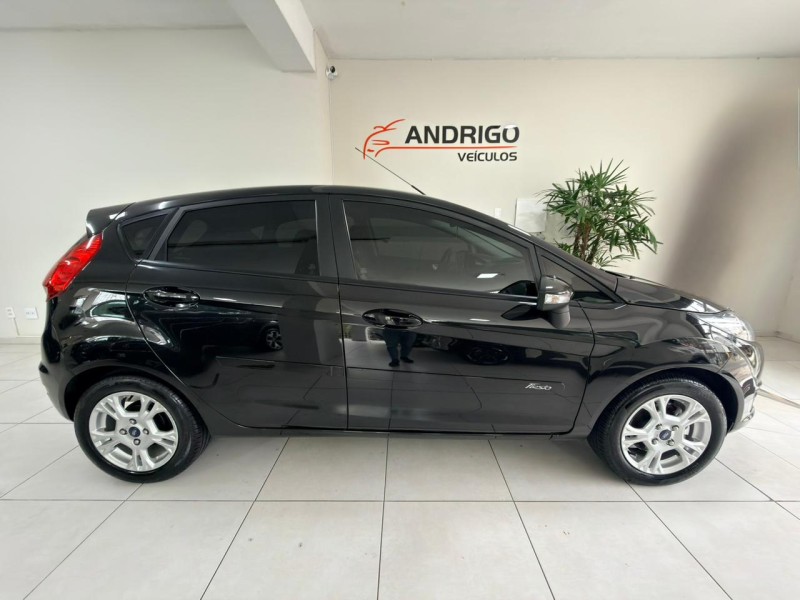 FIESTA 1.6 SEL HATCH 16V FLEX 4P MANUAL - 2017 - CAXIAS DO SUL