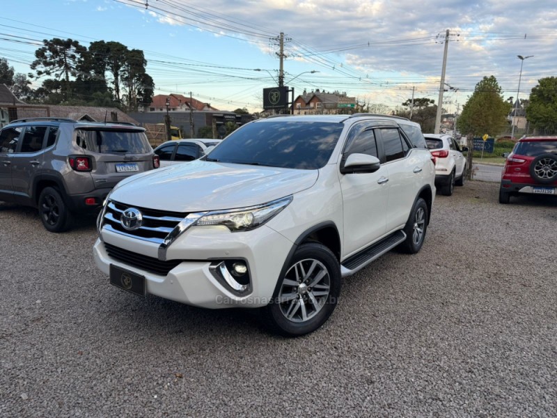 hilux sw4 2.8 srx 4x4 16v turbo intercooler diesel 4p automatico 2019 canela