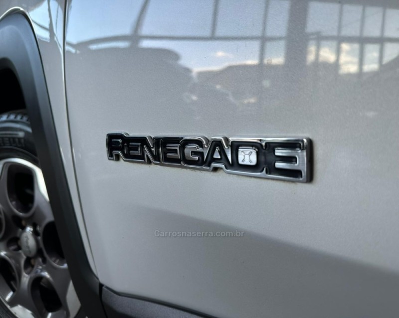 RENEGADE 1.8 16V FLEX 4P AUTOMÁTICO - 2016 - VACARIA