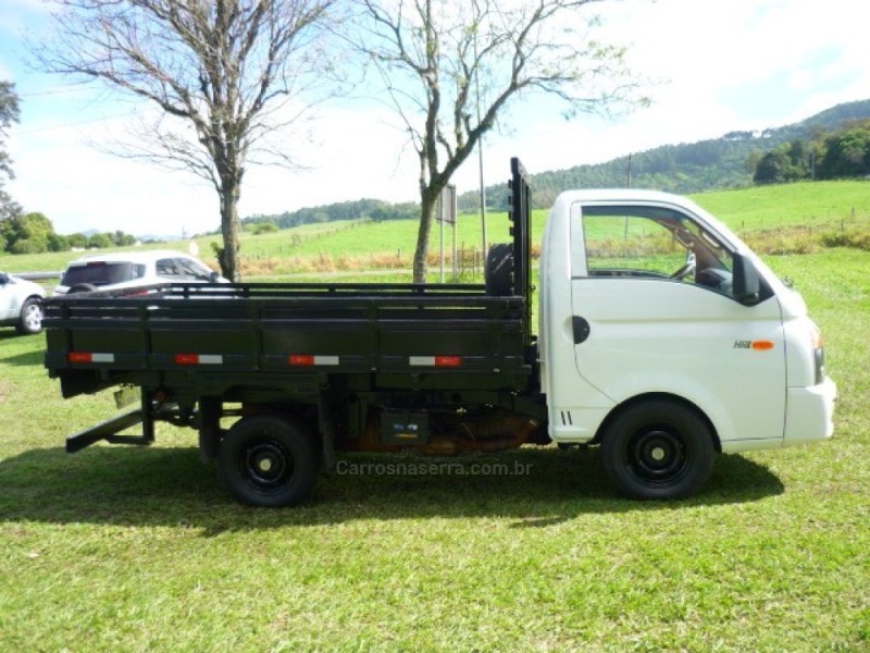 HR 2.5 LONGO SEM CAÇAMBA 4X2 16V 130CV TURBO INTERCOOLER DIESEL 2P MANUAL - 2020 - ARROIO DO MEIO