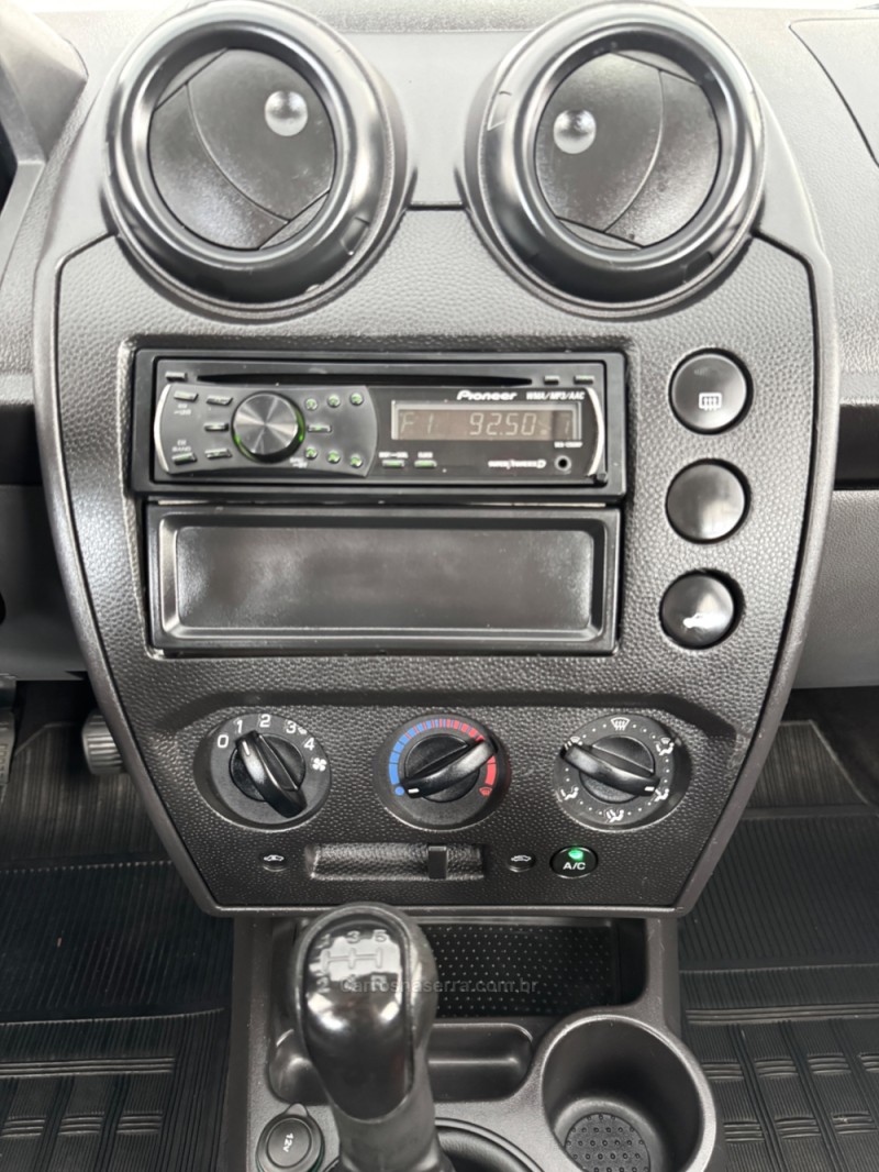 FIESTA 1.0 MPI CLASS HATCH 8V FLEX 4P MANUAL - 2014 - VILA FLORES