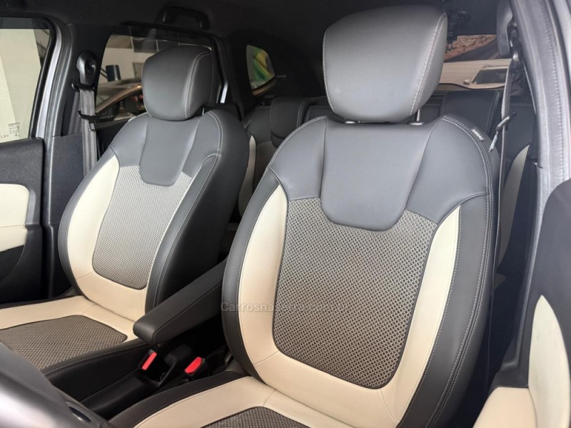 CAPTUR 2.0 16V FLEX INTENSE AUTOMÁTICO - 2021 - SãO LEOPOLDO