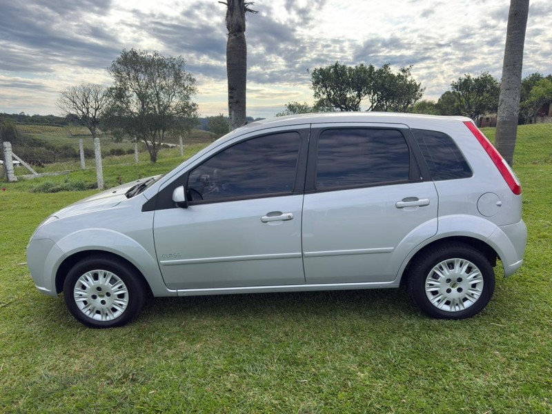 FIESTA 1.6 MPI CLASS HATCH 8V FLEX 4P MANUAL - 2009 - FARROUPILHA