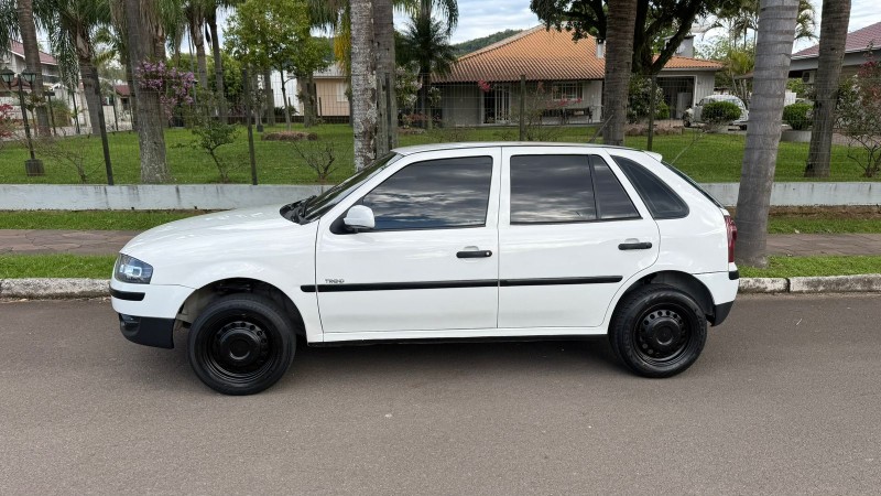 GOL 1.0 MI TREND 8V FLEX 4P MANUAL - 2014 - FELIZ