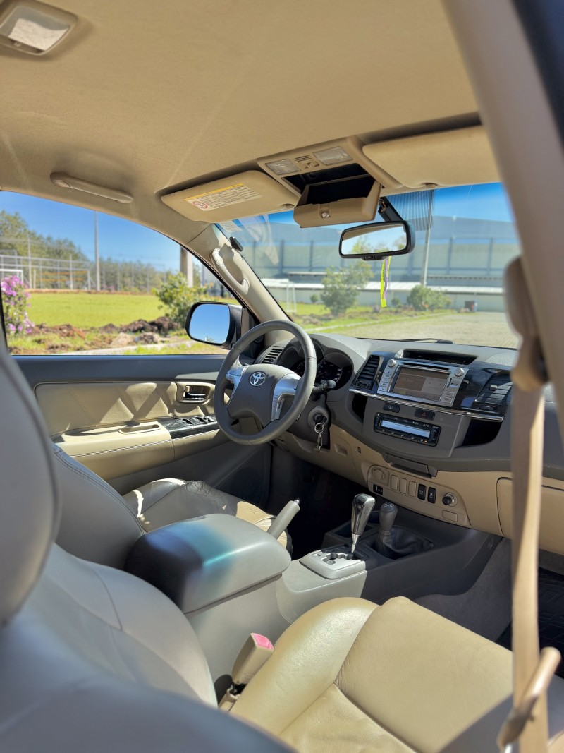 HILUX SW4 3.0 SRV 4X4 7 LUGARES 16V TURBO INTERCOOLER DIESEL 4P AUTOMÁTICO - 2012 - ANTôNIO PRADO