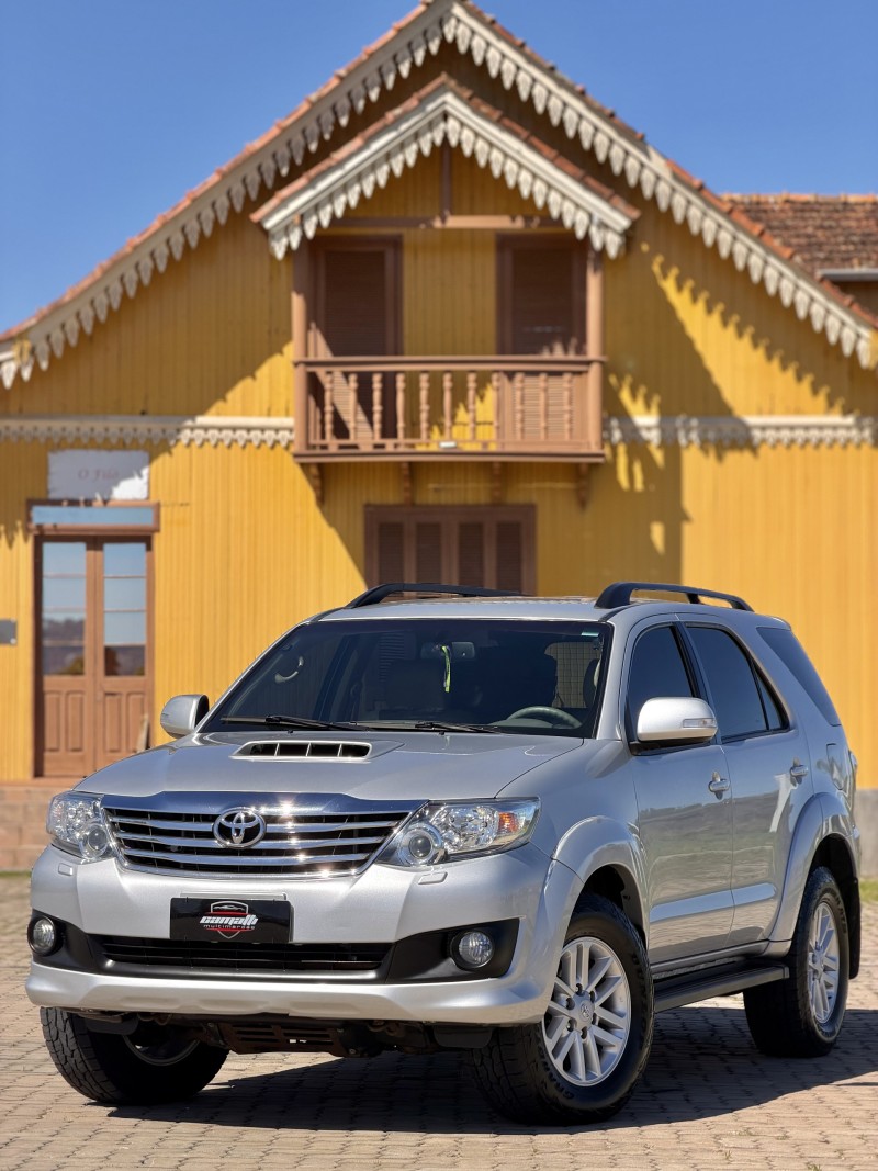 hilux sw4 3.0 srv 4x4 7 lugares 16v turbo intercooler diesel 4p automatico 2012 antonio prado