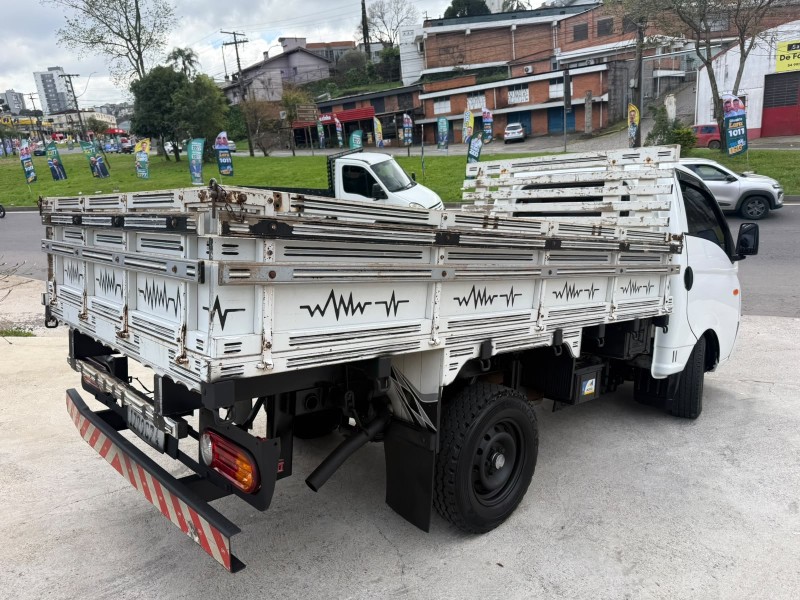 HR 2.5 LONGO COM CAÇAMBA 4X2 16V 130CV TURBO INTERCOOLER DIESEL 2P MANUAL - 2020 - CAXIAS DO SUL