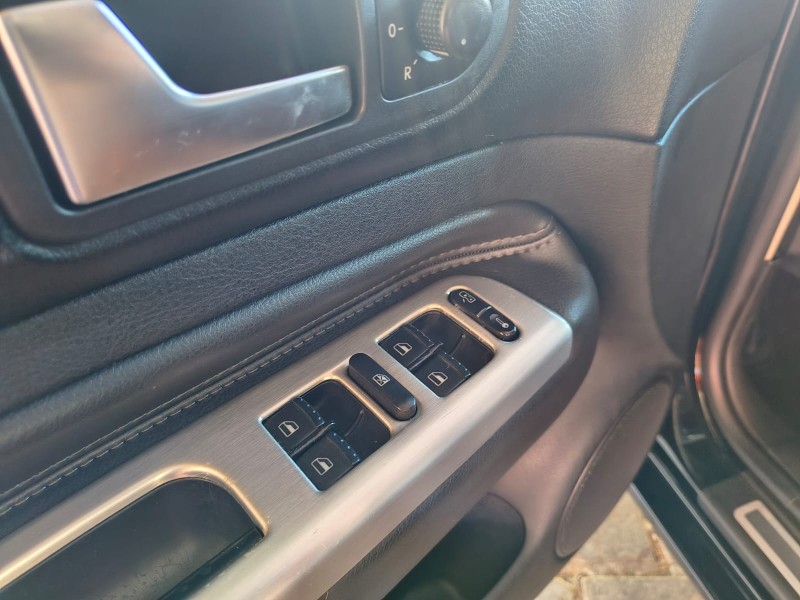 GOLF 1.6 MI SPORTLINE LIMITED EDITION 8V FLEX 4P MANUAL - 2011 - CAXIAS DO SUL