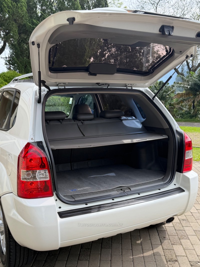 TUCSON 2.0 MPFI GLS 16V 143CV 2WD FLEX 4P AUTOMÁTICO - 2015 - ENCANTADO