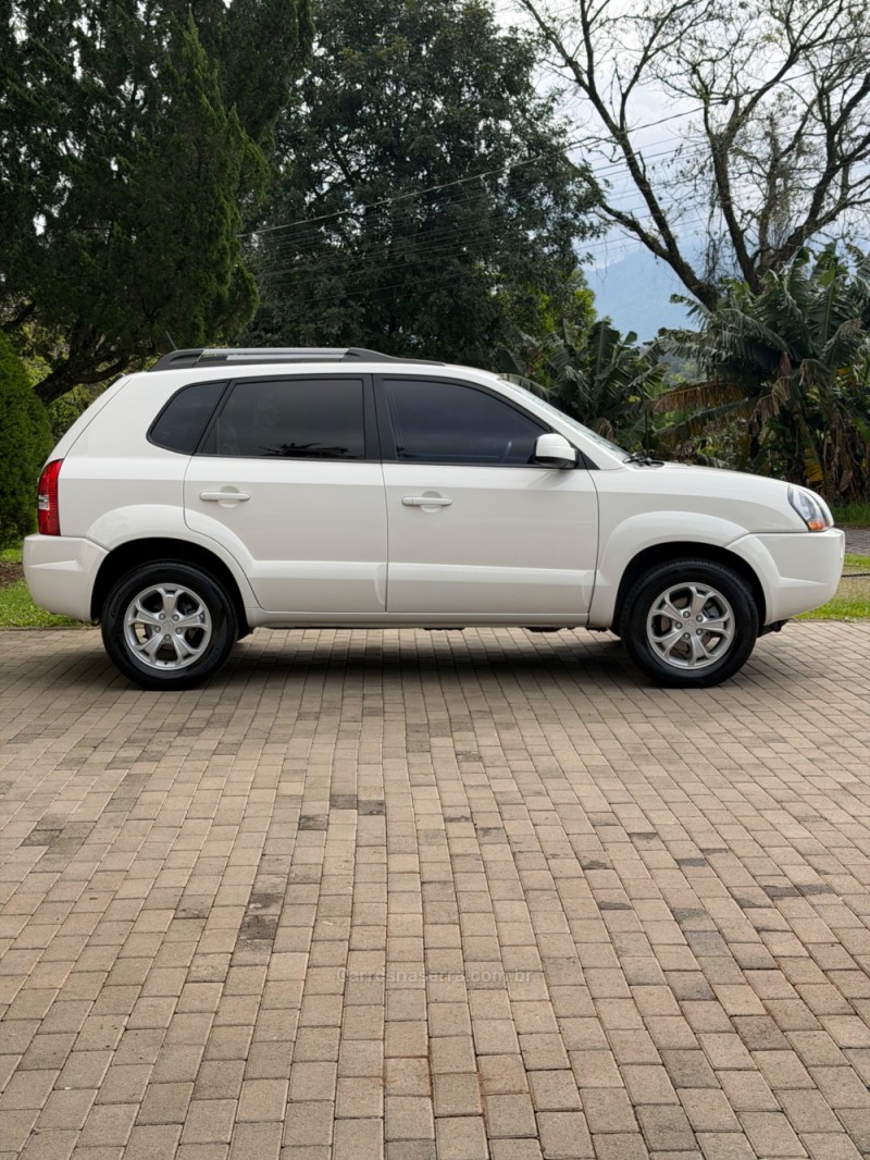 TUCSON 2.0 MPFI GLS 16V 143CV 2WD FLEX 4P AUTOMÁTICO - 2015 - ENCANTADO