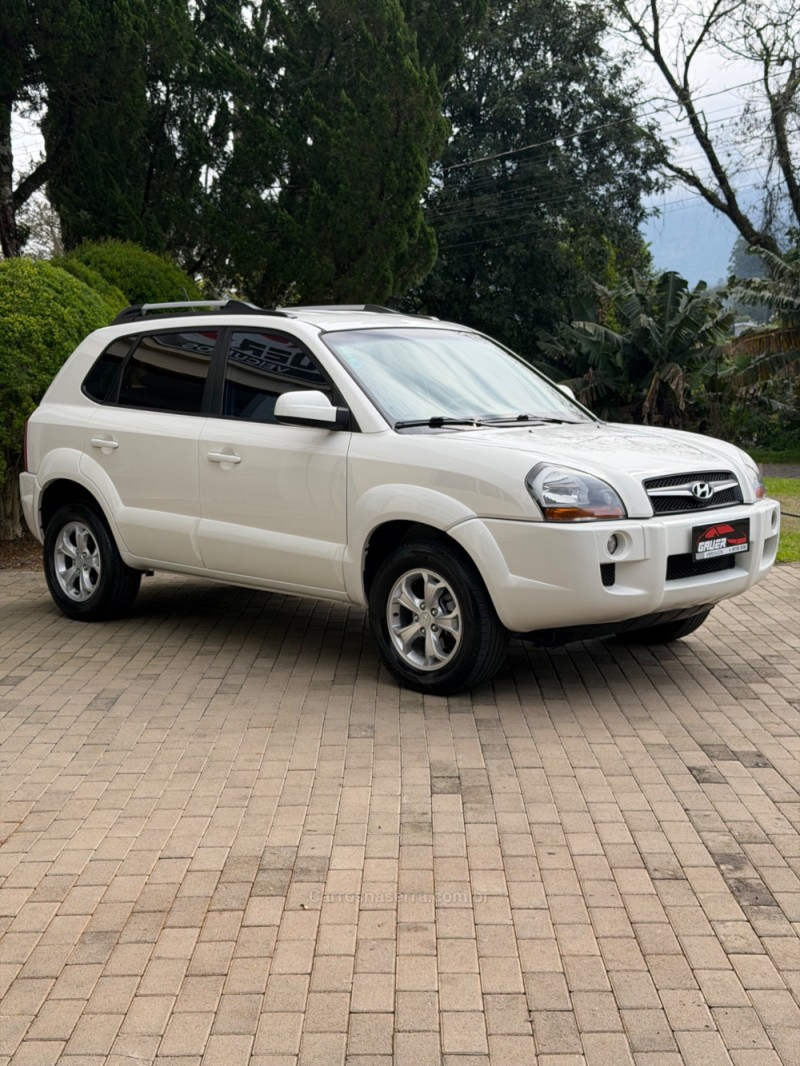 TUCSON 2.0 MPFI GLS 16V 143CV 2WD FLEX 4P AUTOMÁTICO - 2015 - ENCANTADO