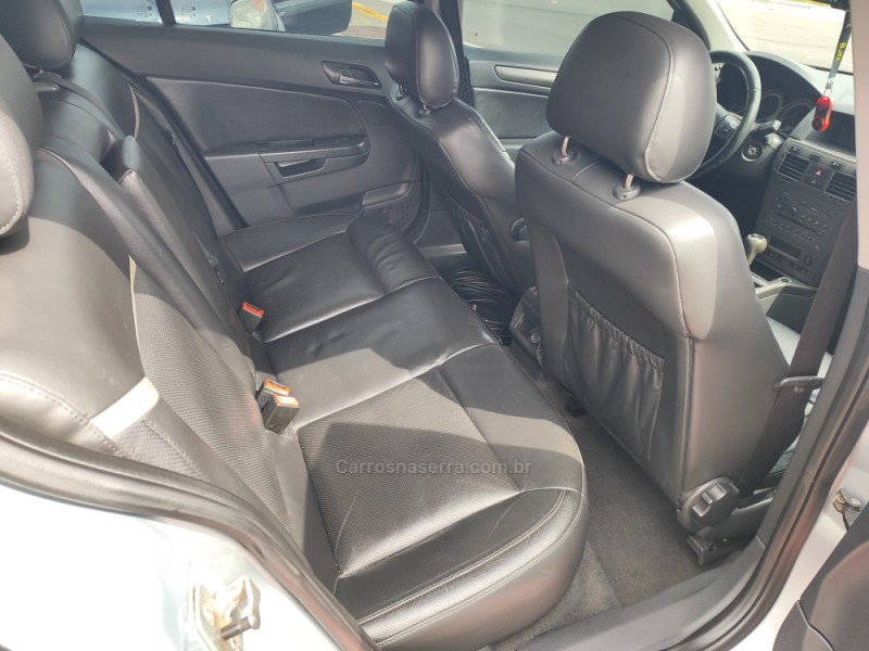 VECTRA 2.0 SFI GT-X HATCH 8V FLEX 4P MANUAL - 2011 - FARROUPILHA