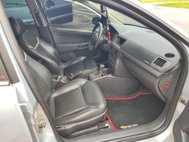 VECTRA 2.0 SFI GT-X HATCH 8V FLEX 4P MANUAL - 2011 - FARROUPILHA