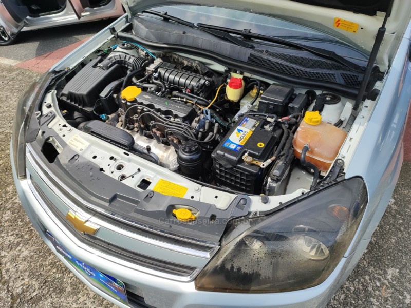 VECTRA 2.0 SFI GT-X HATCH 8V FLEX 4P MANUAL - 2011 - FARROUPILHA