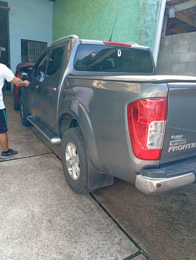FRONTIER 2.3 LE 4X4 CD BI TURBO DIESEL 4P AUTOMÁTICO - 2017 - CAXIAS DO SUL