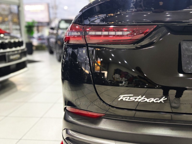 FASTBACK 1.0 200 TURBO DRIVE FLEX 4P AUTOMÁTICO - 2024 - PORTO ALEGRE