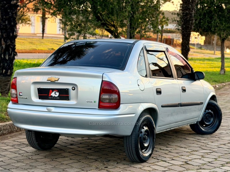 CLASSIC 1.0 MPFI 8V GASOLINA 4P MANUAL - 2010 - CASCA
